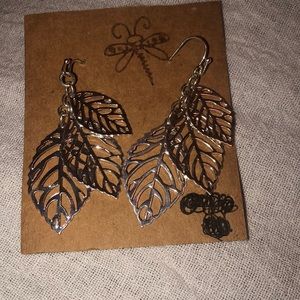 Silver Leaf Earrings 🌸